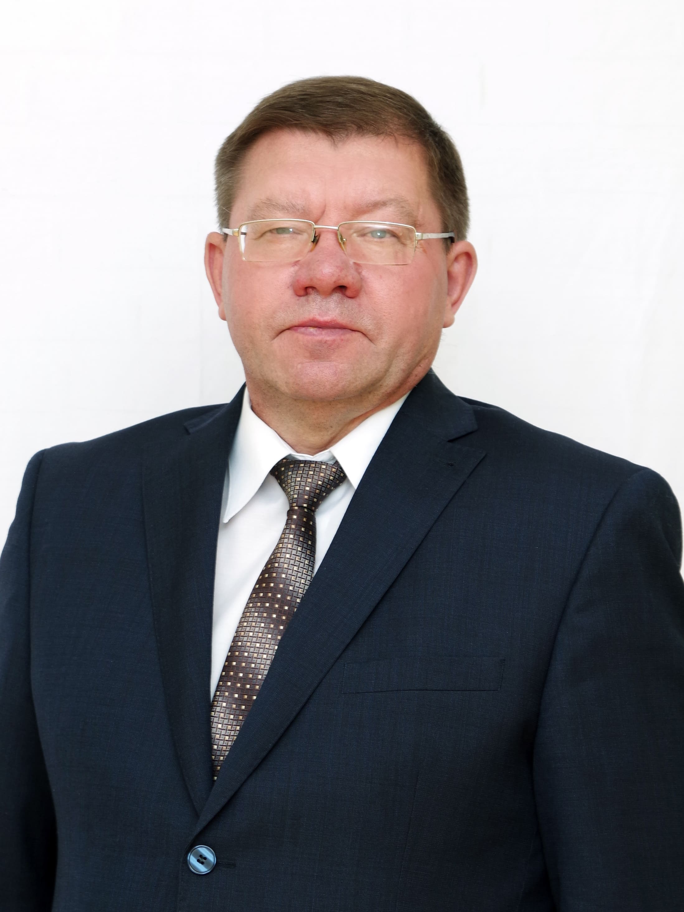 Верясов Виктор Николаевич.